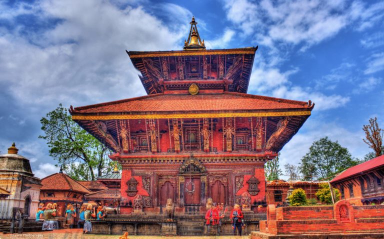 Private Half Day Bhaktapur and Changu Narayan Temple Tour 768x478